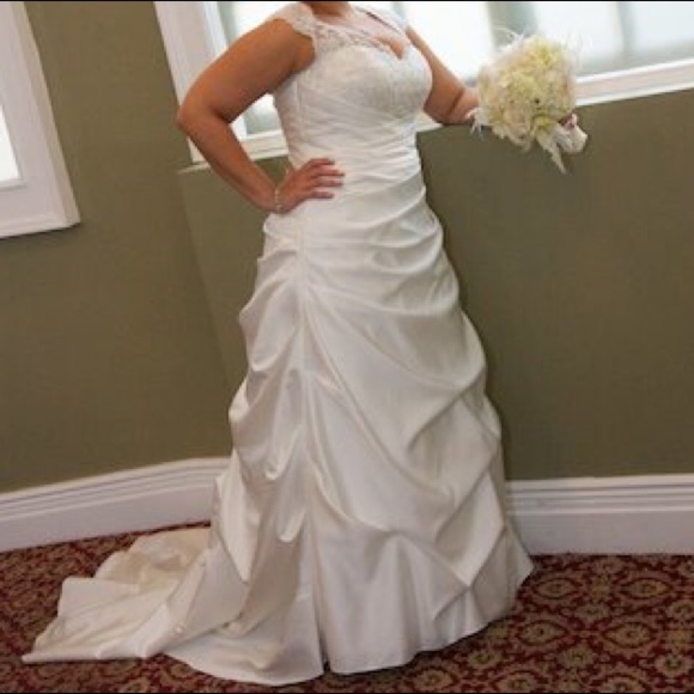 Davids bridal wedding gown